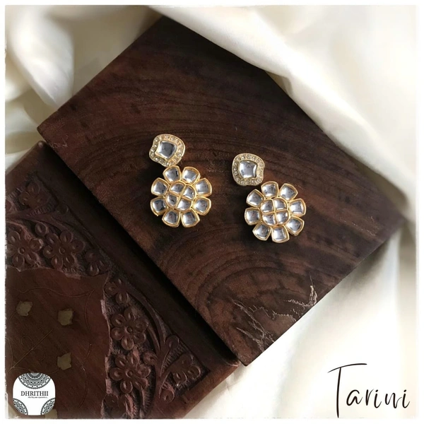 TARINI - KUNDAN D26 - 5 Cms