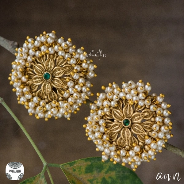 ANVI STUDS - D14