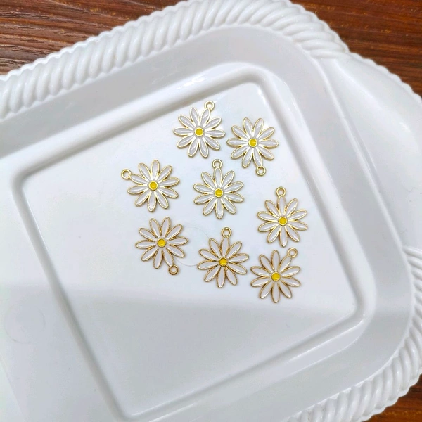 Daisy White Metal  Charm Pack Of 5 Pc