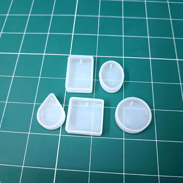 5pcs Pendant Mold 
