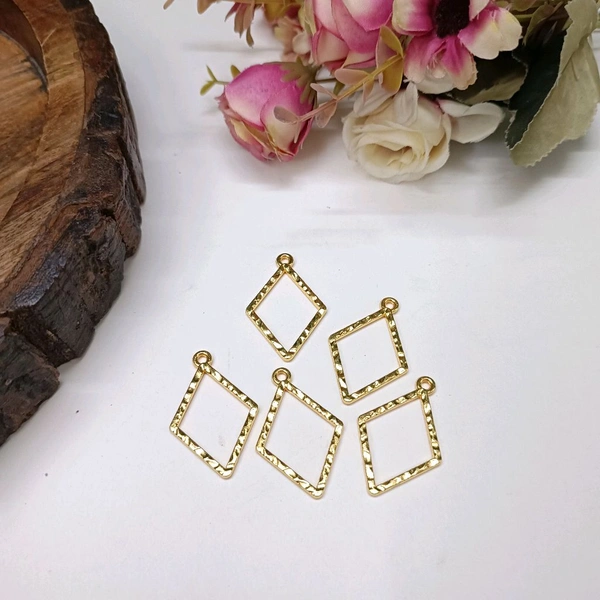 Diamond  5pc Pendant Bezel Gold 