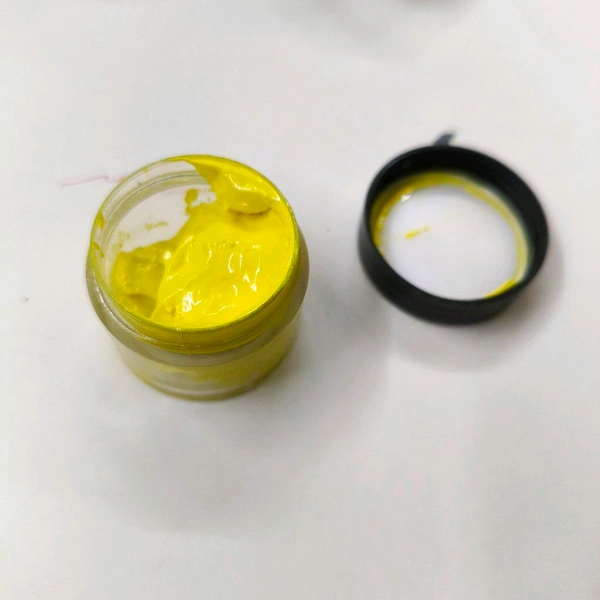 Opaque Pigment  Light Yellow 