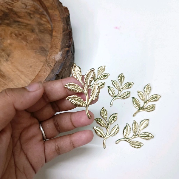 White Golden Leaf Pack Of 10 Pc