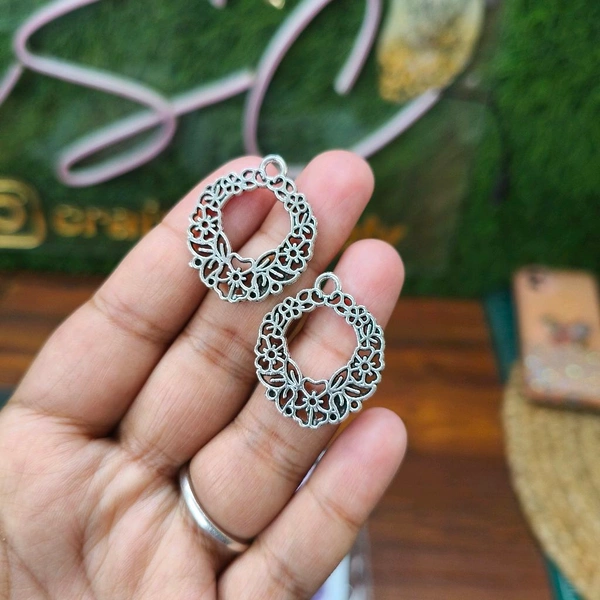 Silver Vintage Bezels Pack Of 5  (3cm) 