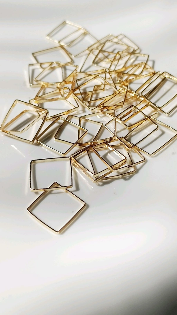Square Plain Bezel Golden Without Hole (1.8cm ) 10 Pcs 
