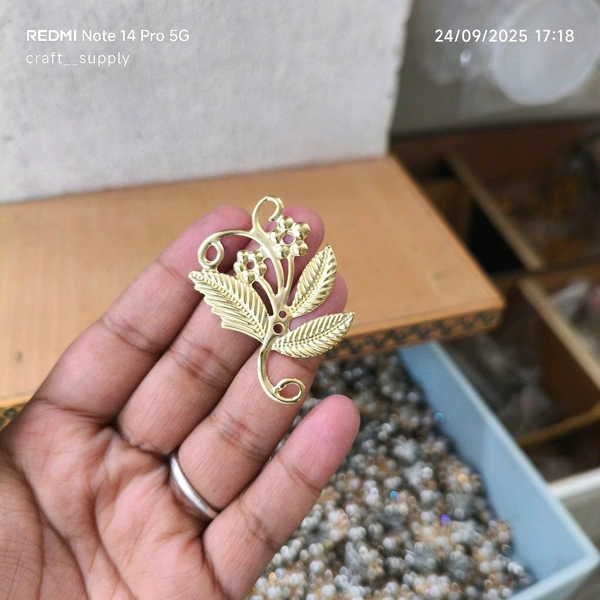 Metal Golden Leaf Pack Of 10 Pc 