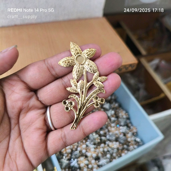 White Golden Leaf Pack Of 10 Pc 