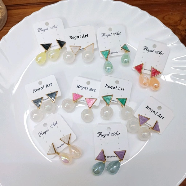 Round Base Triangle Earing Pair ( Random ) 