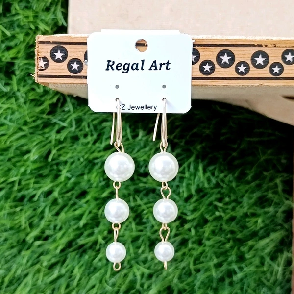 Pearl White Earing Pair 