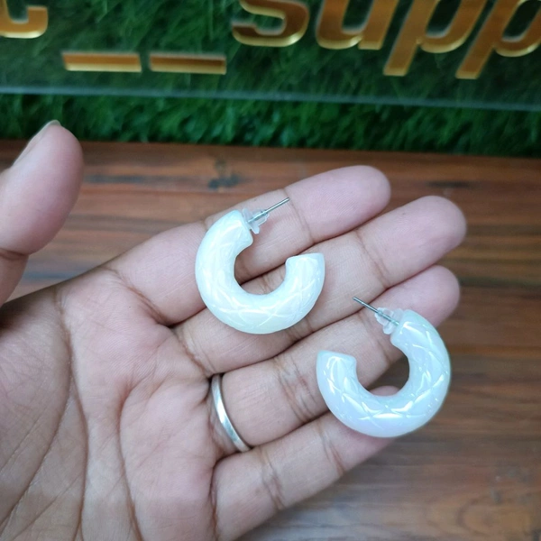 Holographic Round Half Cut Earing Pair 