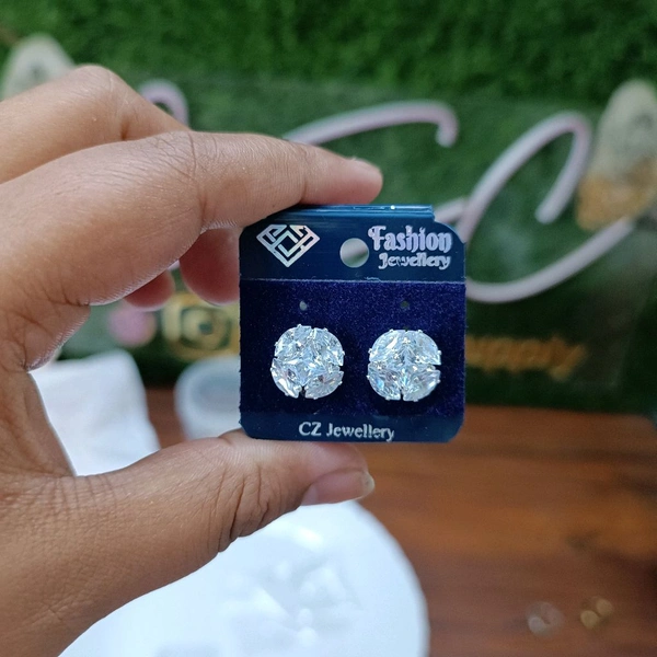 Full Round Diamond Earing Pair 