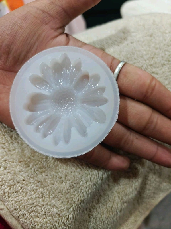 Daisy Candle Mold 