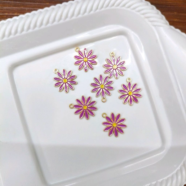 Daisy Metal Charms Pack Of 10 Pc 