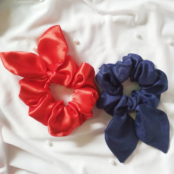 Bunny Ears Scrunchie - crimson red, M