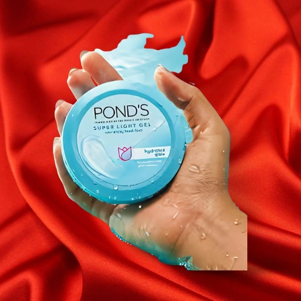 PONDS POND's Super Light Gel Moisturiser β With Hyaluronic Acid & Vitamin E, For Glowing Skin, 50 ml