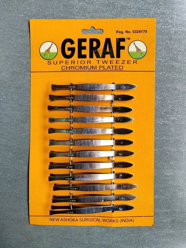 Zebra Eyebrow Tweezer- Price 5.5/pcs  [Pack Of 12]