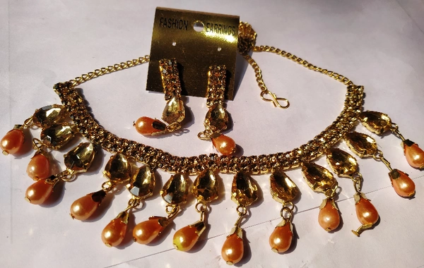 D S Antique Choker Necklace Set - Gold, Free