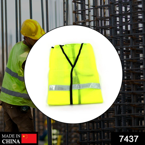 7437 Green Safety Jacket For Having protection against accidents usually in construction area s.