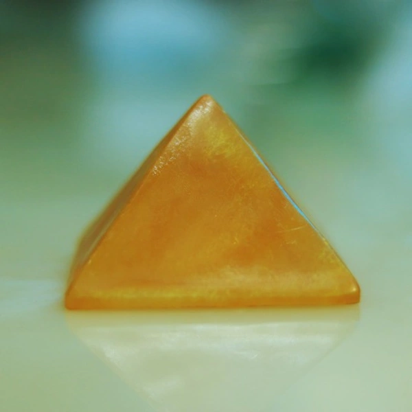 IT Stone Pyramid 3" Coloured Yellow 6056
