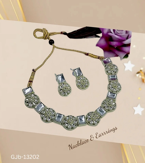 GJb-13202 Beautiful Necklace Set For Women And Girls - Free Size
