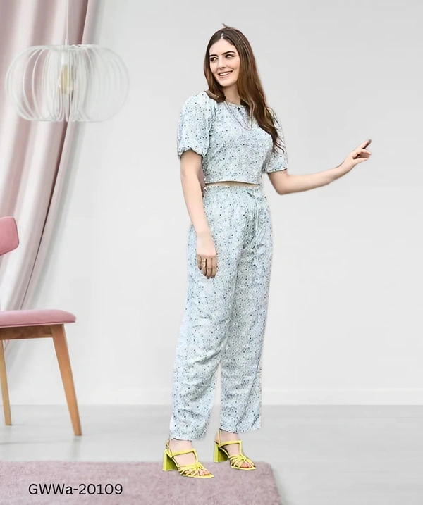 GWWa-20109 Short Sleeves Top & Bottom Sets - M