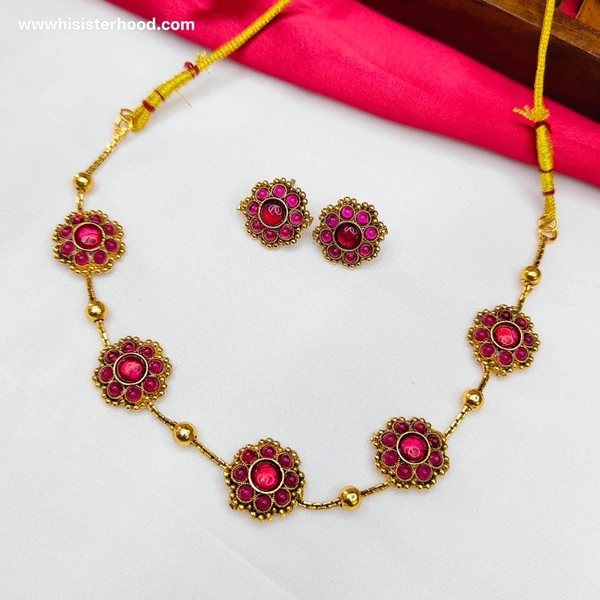 Neckales 4