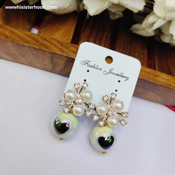 western earring 1 - Black