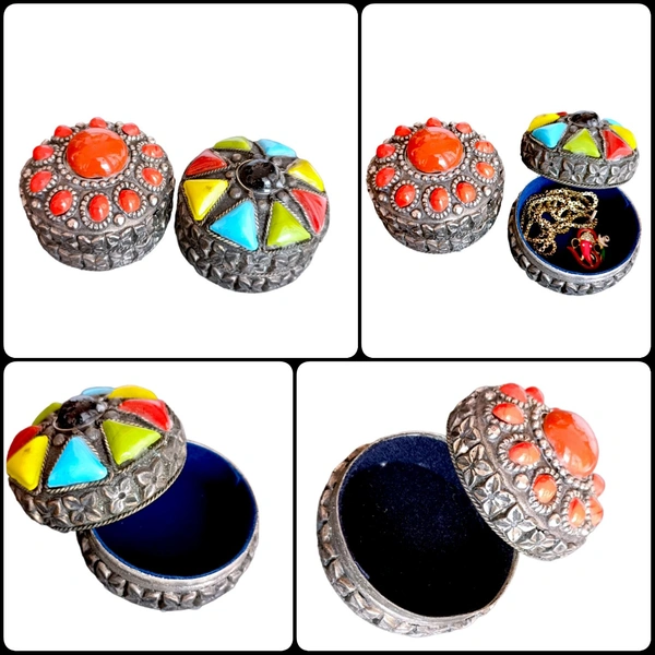 Colourful Stones Metalic Finish Brass Multipurpose Storage Box - Silver, 4.5 cms Diameter