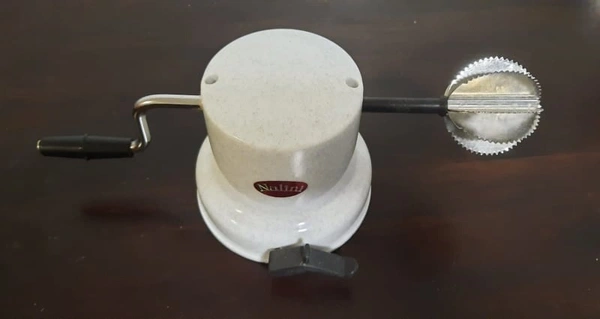 Nalini Plastic Coconut Scrapper with Vacuum Base, White