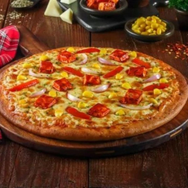 Titans Paneer Tikka Pizza - 9 Inch Pizza