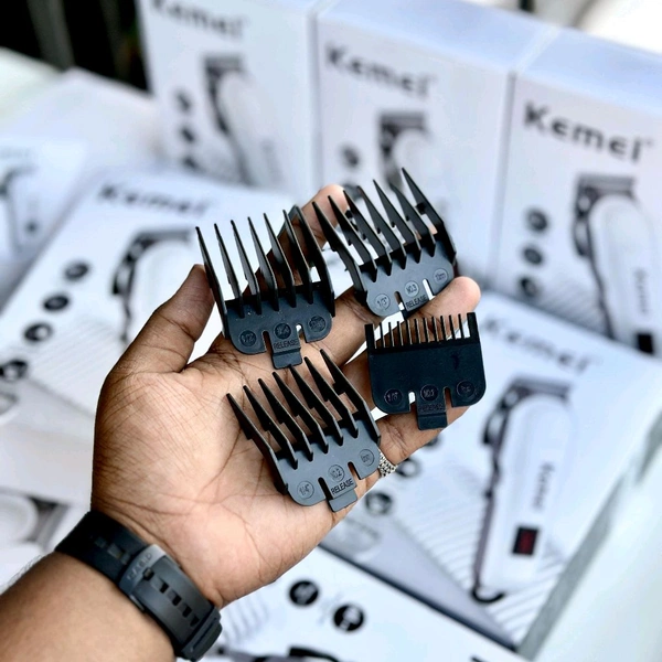 Kemei KM-809A Professional Rechargeable Hair Trimmer Electric Hair Clipper, Razor Trimmer 120 min Runtime 4 Length Settings