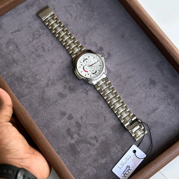 Fenton Analog Quartz Movement Watch With High Quality Strap Best finishing Body & Case