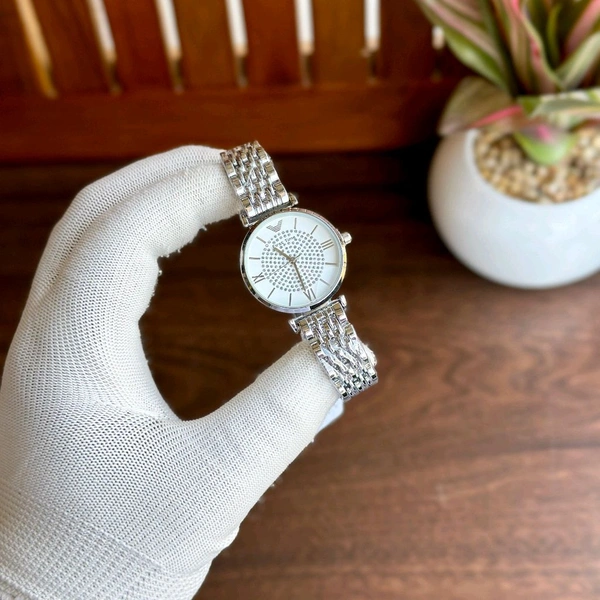 First Time Analog Quartz Movement Watch With High Quality Strap Best finishing Body & Case