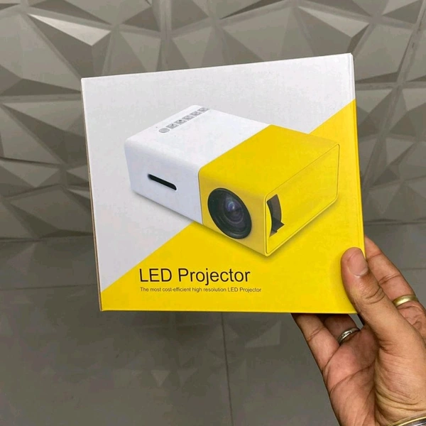 Mini Portable Movie Projector With Speaker - Fast Focus, Compatible With Laptops And TVs, Perfect For Game Consoles And USB Devices, Standard Plug, Home Theater Office Use, Ideal Gift - Yellow