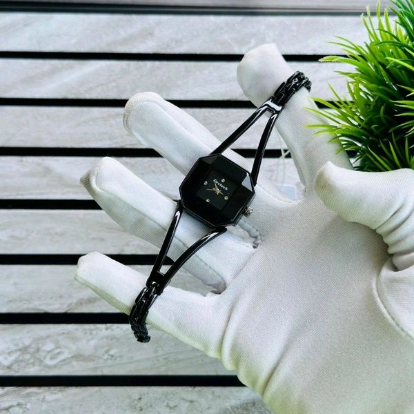 Firstech Budget Analog Quartz Watch โ Premium Style at a Budget Price - SRB2