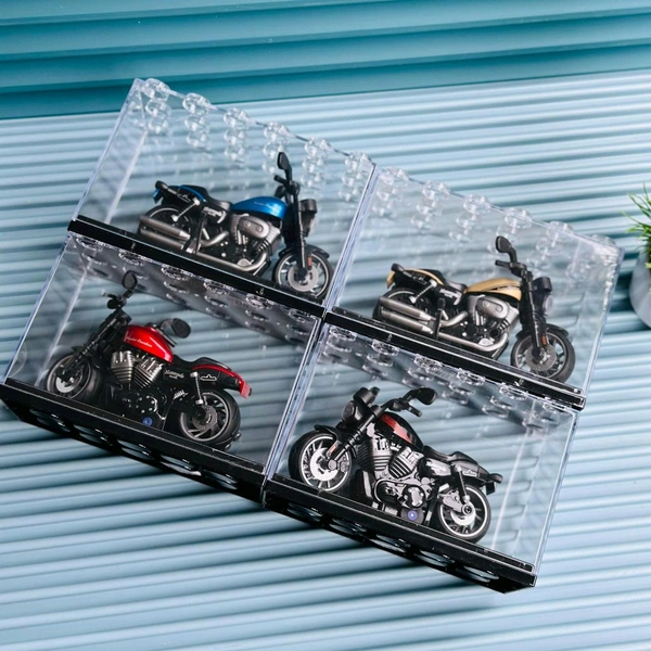 Premium Diecast Motorcycle Model โ 1:18 Scale | Collector Edition - Red