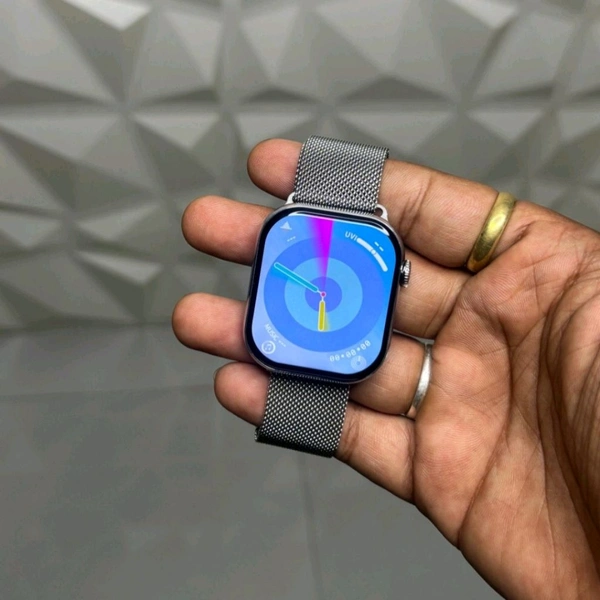 Hello Plum H16 Smartwatch β 1GB Storage, Dual Strap, Smooth 60Hz Display, Always-On, TWS Connectivity - Silver, 1 Month Cybzone Warranty