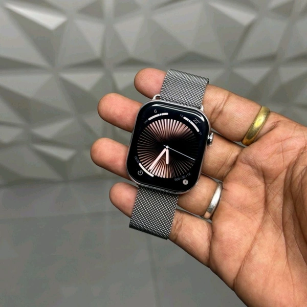 Hello Plum H16 Smartwatch β 1GB Storage, Dual Strap, Smooth 60Hz Display, Always-On, TWS Connectivity - Silver, 1 Month Cybzone Warranty