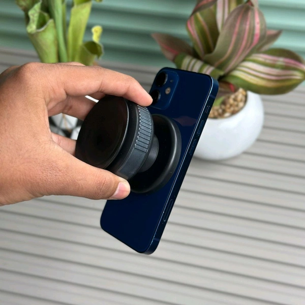 K009 Magnetic Phone Mount with Vacuum Suction – 360° Rotation, One-Hand Operation, Secure Dash Mount for All Smartphones (Universal Fit)