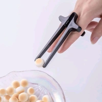 Plastic Finger Chopsticks for Gamers, Snack Clips, Gaming Finger Sleeves - Pack Of 2