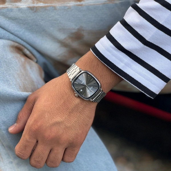 Gasiq Budget Analog Quartz Watch โ Premium Style at a Budget Price - Gray