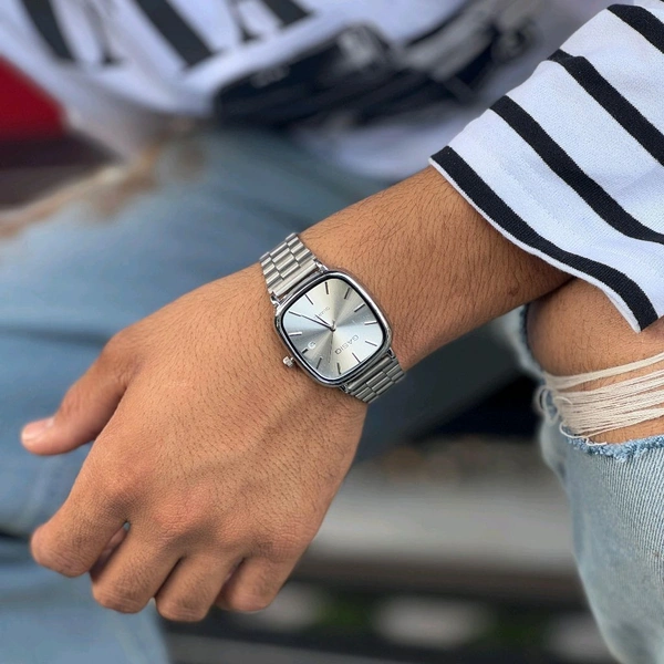 Gasiq Budget Analog Quartz Watch โ Premium Style at a Budget Price - Silver