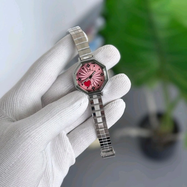 Fire Budget Analog Quartz Watch β Premium Style at a Budget Price - Pink