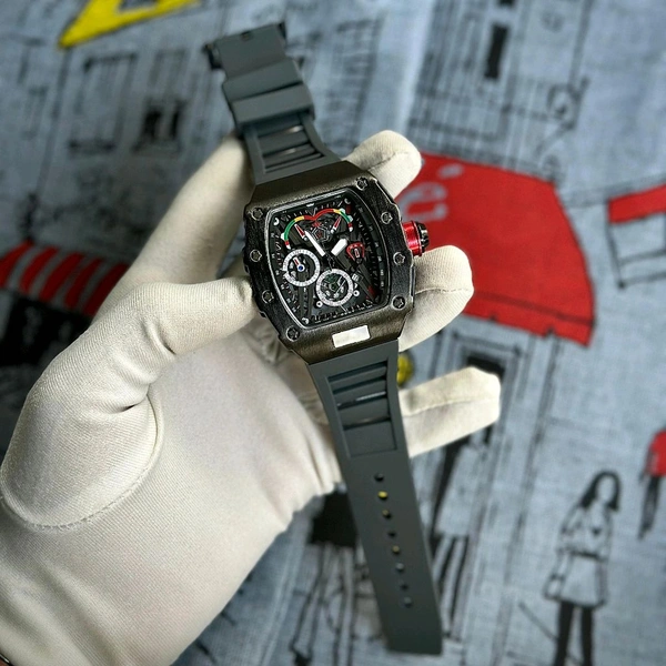 Forest Men’s Classic Analog Watch – Elegant Dial, Date Display – Formal & Casual Wear - Gray