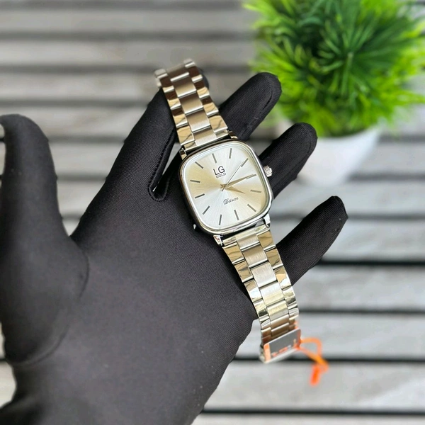 LG Gold Budget Analog Quartz Watch – Premium Style at a Budget Price - White