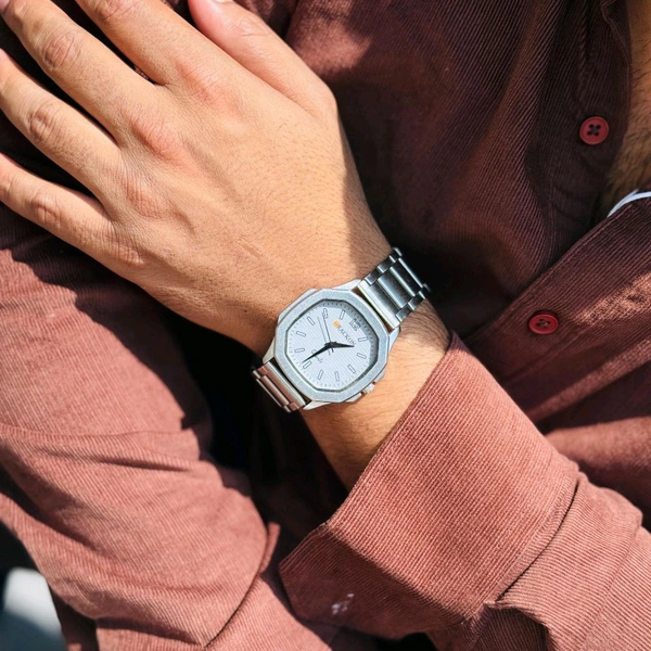 Most Demanded Trackon Quartz Movement Watch With High Quality Strap Best finishing Body & Case - SRB1