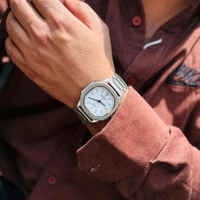 Most Demanded Trackon Quartz Movement Watch With High Quality Strap Best finishing Body & Case - SRB1