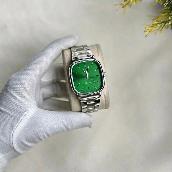 Delton Budget Analog Quartz Watch β Premium Style at a Budget Price - Green