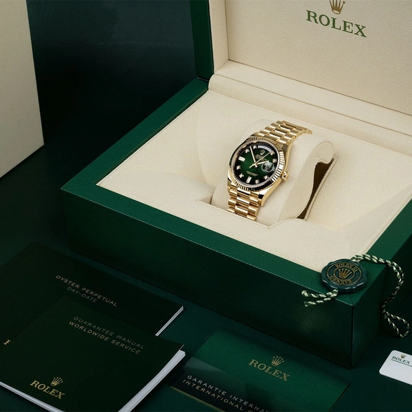 Luxury Watch Yellow Gold Green Dial 212 (Refurbished) - Gold