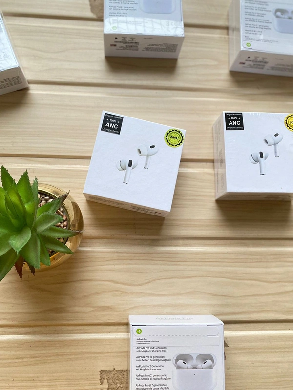 APPLE AIRPODS PRO 2nd Generation MADE IN USA WITH STEM VOLUME CONT - White